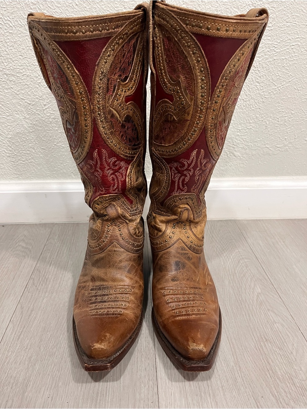 Lucchese Leila boots - distressed leather with red accents